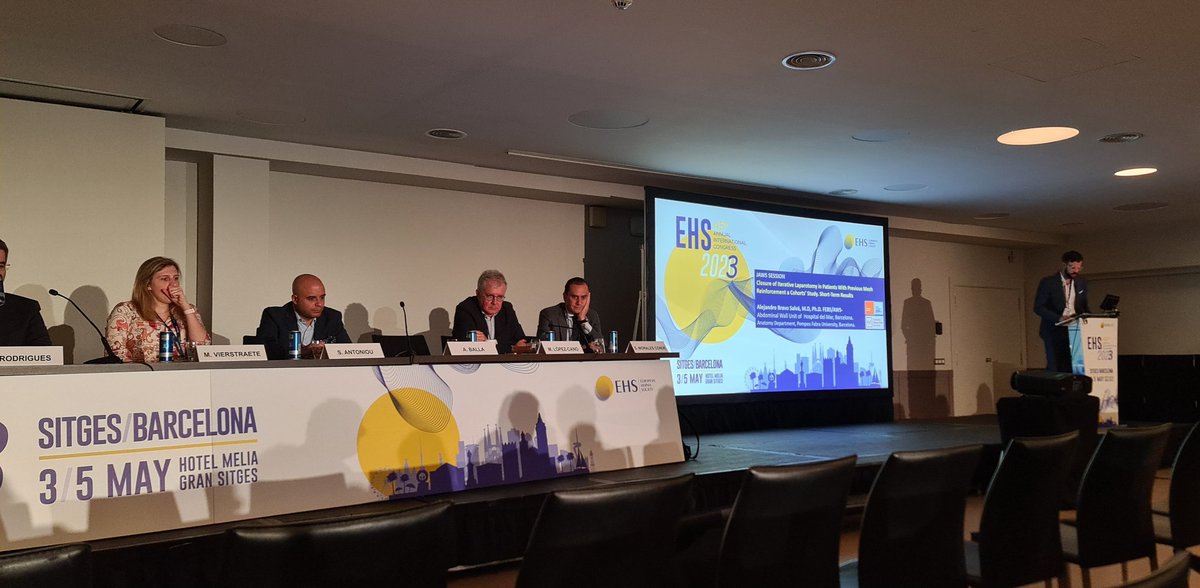 Mirevdg's tweet photo. Absolutely outstanding JAWS session!! 👌🔝👏💫📈📚 @JoAWSurgery @eurohernias @BarcelonaEhs @ManuelLpezCano1 @smoralesconde @VictRodriguesG @alexbravosalva and drs Vierstraete, Antoniou and Balla! @AecPared @aecirujanos  #EHS2023Barcelona #jaws https://t.co/Ft2MPZ47Eu