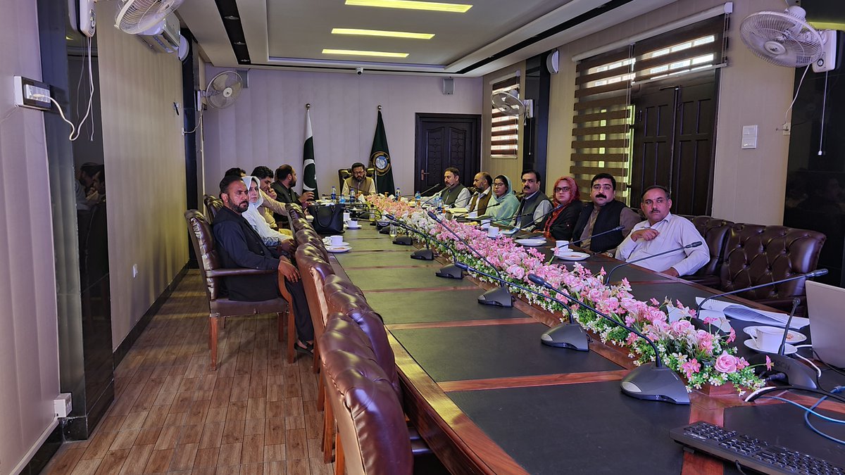 kpprosecution's tweet photo. New Director General Prosecution Khyber Pakhtunkhwa Mian Muhammad gets briefing at Home Department regarding KP-Prosecution.
#kpprosecution https://t.co/NkuX0MwCOl