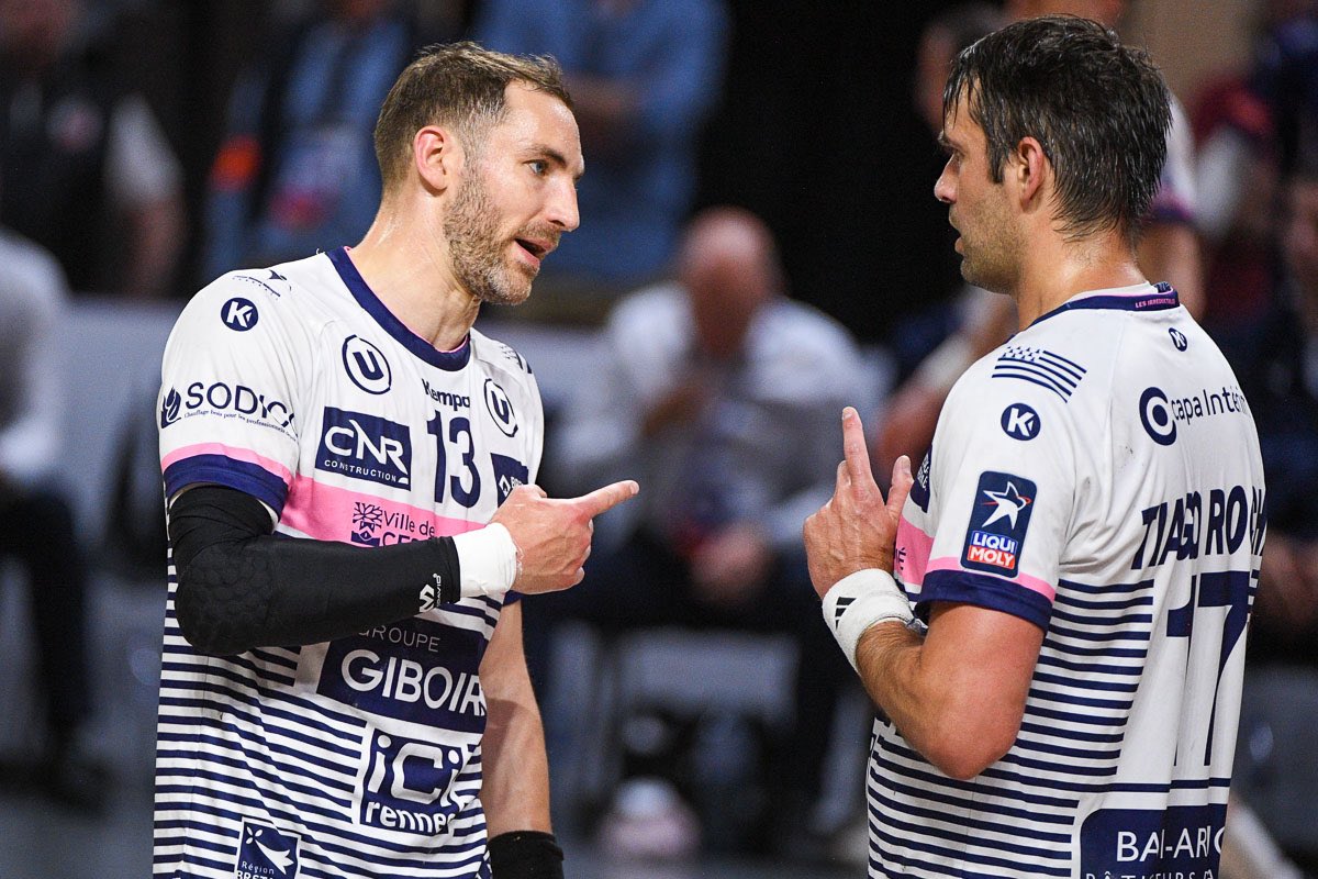 crmhb's tweet photo. 📸
La pellicule du combat d’hier soir. 🔥
Encore 2 combats à domicile, avec votre indéfectible soutien. 💙🤍
#CESMON | #LesIrréductibles 🔵⚪️ https://t.co/Kp4PqkKaDI