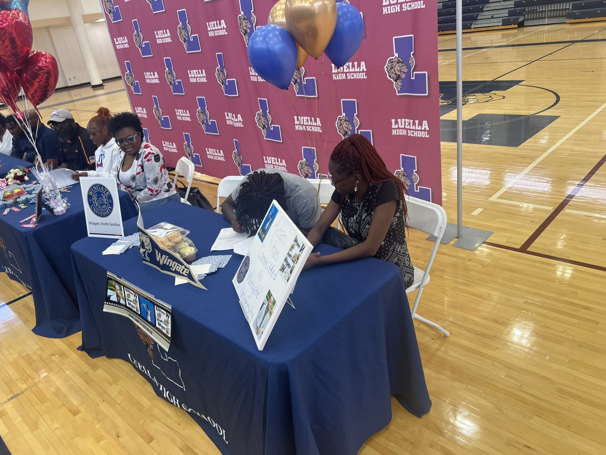 2023 Signing Day :
Amani Matar Lee- Univ West GA
Makailah Hayes: Breaneu Univ.
Aiden Richardson: Wingate Univ.
Elijah Martin: Wingate Univ.
Chyna Johnson: Brewton-Parker Univ
Jordan Daves: Brewton-Parker Univ
Jasmine Cadore: Benedict Univ
Christopher Wright Goss: Miami-Ohio Univ.