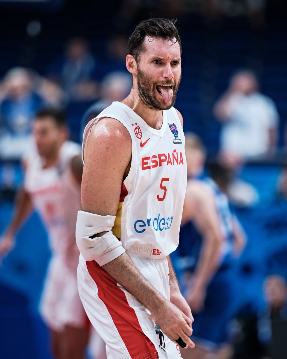 FIBA's tweet photo. 5/5 📆

Who's your favorite #️⃣5️⃣ ever? https://t.co/aKGh5qET3z