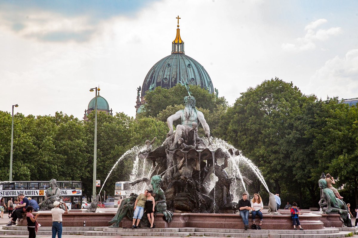 Neptunbrunnen - Berlin
The Neptune fountain was built in 1891.
When you visit a new place what do you look for?
The monuments, the museums, the restaurants, the pubs, the shops?

#berlincity #neptune #fountain #german #dome #cathedral #monument #canon_photos #nft