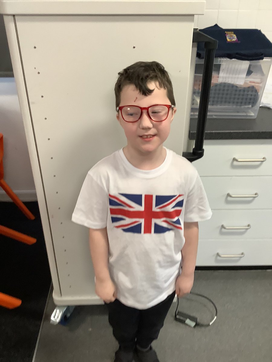 Class York tweet media