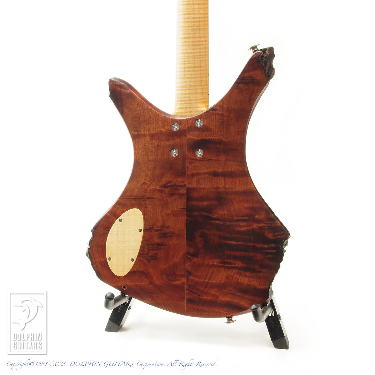 dolphingt's tweet image. 【東京店】#SankeyGuitars : Bighorn
カナダ・オタワに工房を構えるルシアー ＃マイケルサンキー
先日の #NAMM2023 のショーモデル！開催地カリフォルニアで採れたレッドウッドバールを使用した超軽量1.65kgのヘッドレスギターが当店に入荷✨

dolphin-gt.co.jp/stockdetail/10…