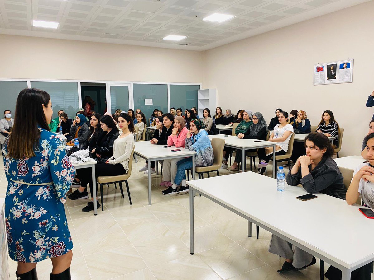 Meric_Genclik's tweet photo. Davranışsal Bağımlılık Semineri Edirne Kız Yurdunda gerçekleştirildi. Öğrencilerimiz eğitime yoğun ilgi gösterdi. @selimakGSB @GSB_Edirne @EdirneKYGM @arzum_bulduk https://t.co/JuPOuIHVCf