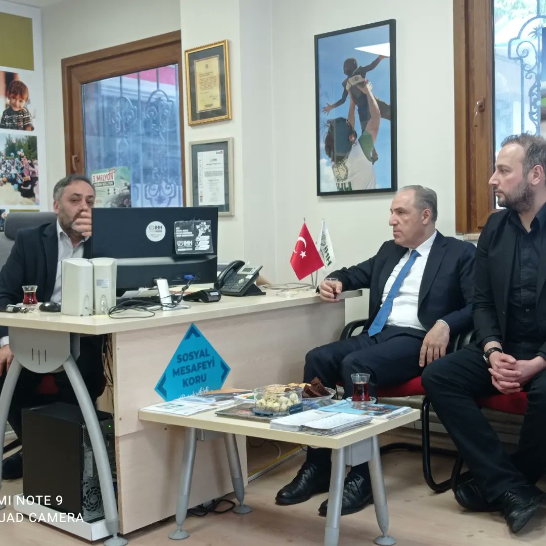 devabasaksehir's tweet photo. 3.Bölge Milletvekilimiz @myeneroglu Beyi misafir ettik.Sanayicilerimiz,Yardım Kuruluşu temsilcileri ile biraraya geldik. Gençlerimiz ile #caysimit eşliğinde samimi bir muhabbet ettik.Misafir eden evsahiplerine ve katılan gençlerimize tşk ederiz.
#SanaSozBaharlarGelecek https://t.co/3mnoWMUVJw