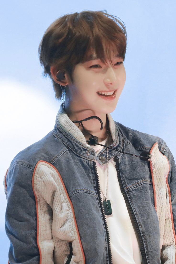 Kaela46406828's tweet photo. Now I understand why the wise man said "Smile is the beauty of the soul"
Sunoo's captivating smile shows how beautiful his soul is 
#kimsunoo #sunoo #ENHYPEN_SUNOO #sunshine #simle https://t.co/lXNFk3woLK