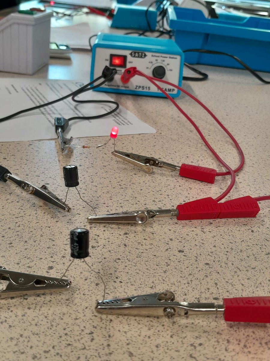 excelsiorcst's tweet photo. For their practical work, year 12 physics students used an LED circuit with different capacitors to record variations in the capacitance of the circuit. Using a graph of their data, they will identify the capacitance of other capacitors which were not part of the test equipment. https://t.co/NFMG4ZvpPe