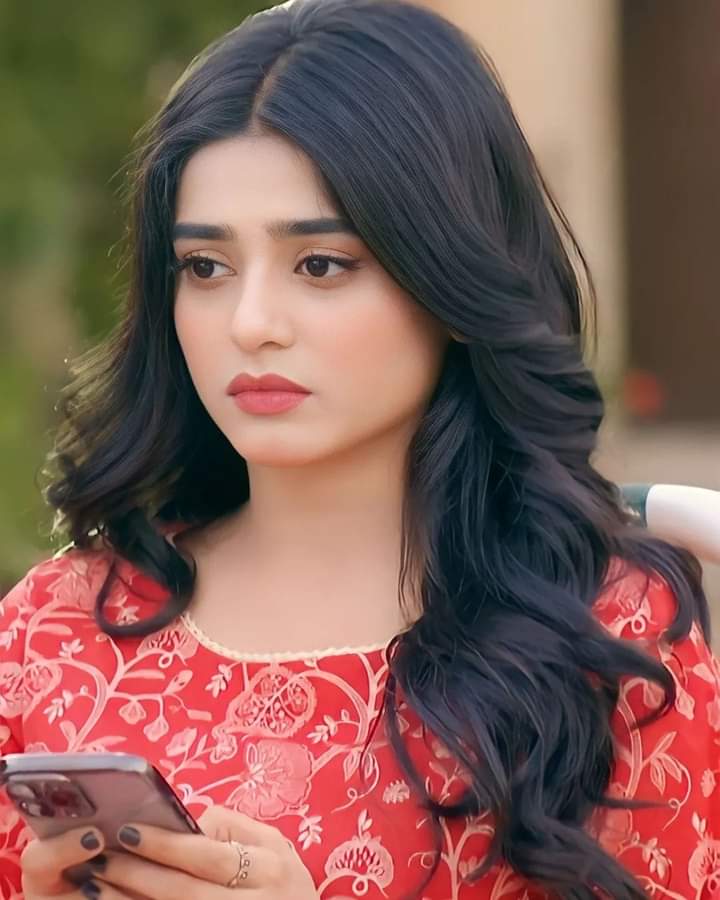 Sahar___khan's tweet photo. اس سے پہلے کہ بے وفا ہو جائیں 
کیوں نہ اے دوست ہم جدا ہو جائیں 

تو بھی ہیرے سے بن گیا پتھر 
ہم بھی کل جانے کیا سے کیا ہو جائیں 

تو کہ یکتا تھا بے شمار ہوا 
ہم بھی ٹوٹیں تو جا بجا ہو جائیں 

ہم بھی مجبوریوں کا عذر کریں 
پھر کہیں اور مبتلا ہو جائیں https://t.co/KMAfatTvNP