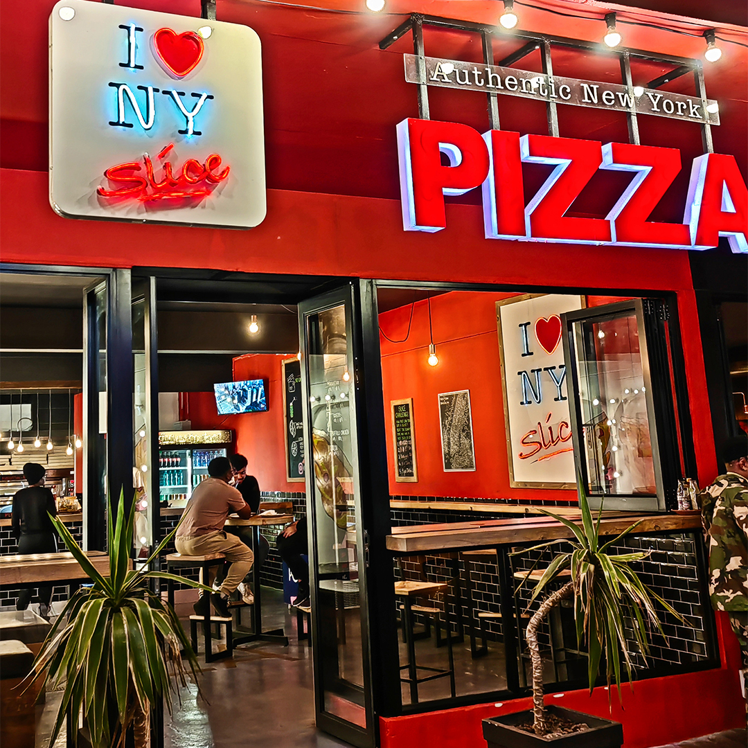 Opencharge's tweet photo. Giving Sea Point a taste of authentic New York pizza, NY Slice Pizza is located at the top of busy Regent Street.

#nyslicepizza #opencharge https://t.co/TVZE42AEHq