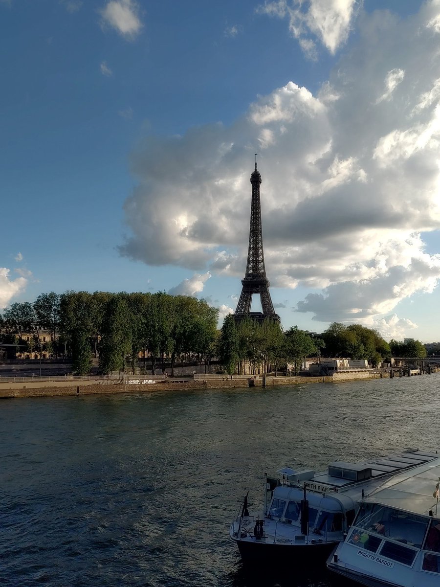OOEC_Oxford's tweet photo. Two @OOEC_Oxford talks this morning @cmbbesymposium #CMBBE2023 in #Paris @laurencemarks64 @BotnarOxford @DrStephenMellon #TrackD #MethodsInMechanics https://t.co/EoVF1YMKnZ