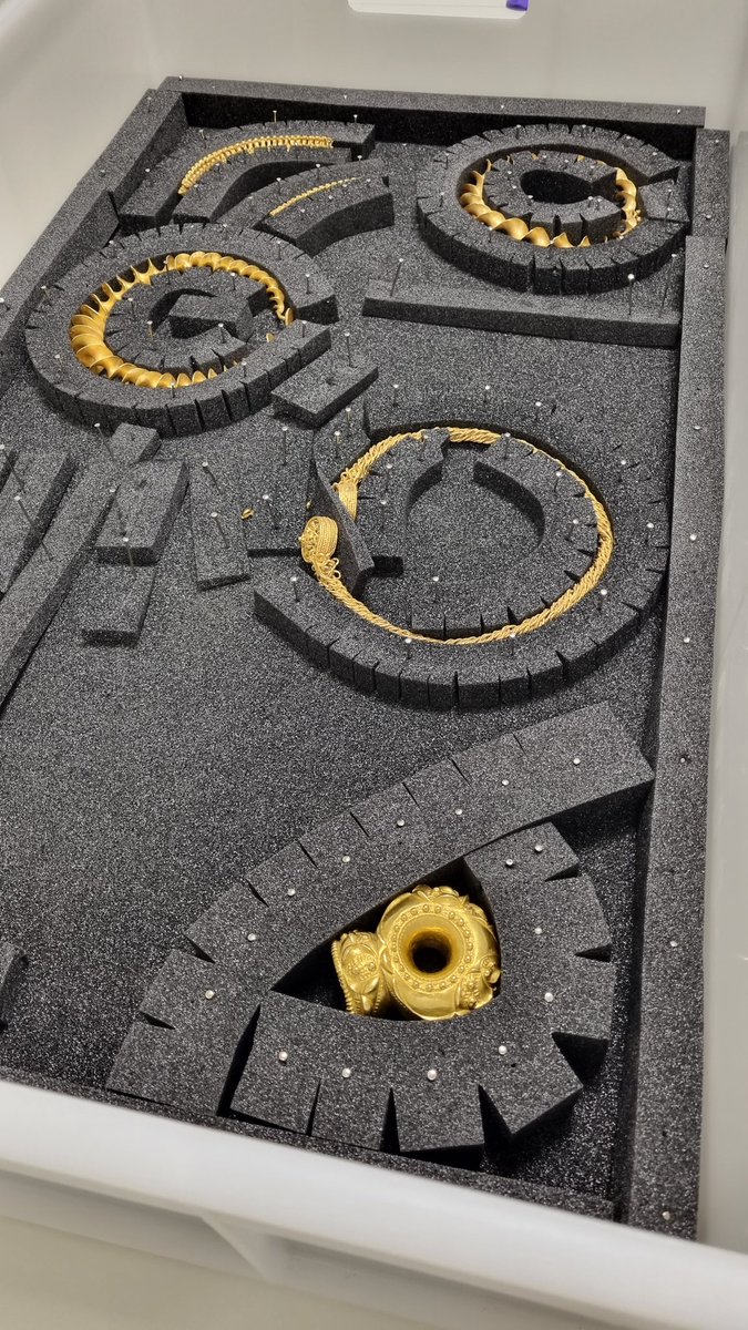 Morning!

A favourite photo for Friday: how #torcs often arrive when you have them taken off display for research. 

I love this photo: there's real skill &amp; craft in protecting artefacts! Thanks Jim 😊

P.s. you can see these on display <a href="/NtlMuseumsScot/">National Museums Scotland</a>

#Archaeology #Gold