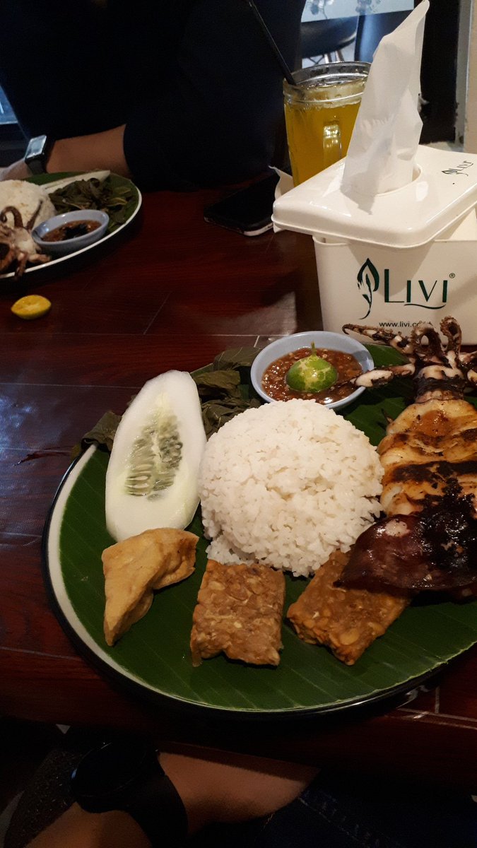 Ngedate Di Jam Kerja 😄😅 Dari Mulai Ngopi Pagi sampe Makan siang
Sayangnya Bukan Pacar 😆😆😆