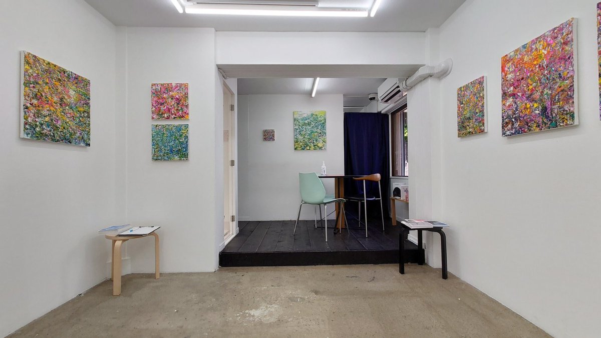 GalleryKTO's tweet photo. GALLERY KTOでは、佐藤舞梨萌・個展「透明な青い鳥」が開催中です。作家の佐藤が在廊しておりますので、ぜひお越しください。18時までです。 https://t.co/hco1FzXNfz
