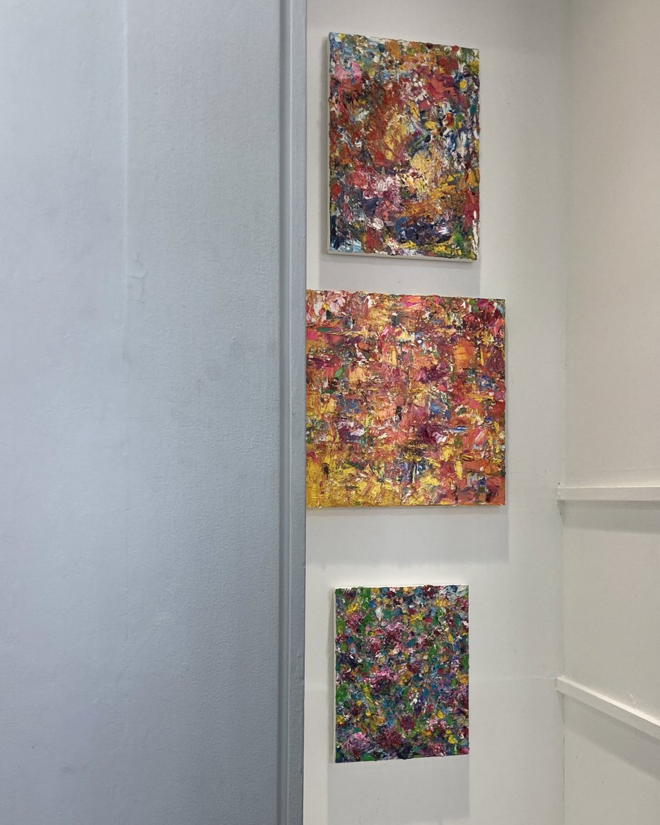 GalleryKTO's tweet photo. GALLERY KTOでは、佐藤舞梨萌・個展「透明な青い鳥」が開催中です。作家の佐藤が在廊しておりますので、ぜひお越しください。18時までです。 https://t.co/hco1FzXNfz