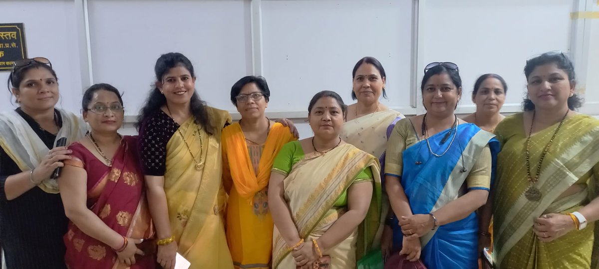 दिनांक4/5/23 को भोपाल सतपुड़ा भवन में संचालक महोदय श्री दिनेश श्रीवास्तव जी ,अपर संचालक महोदय मैडम मल्लिका नागर जी एवं डिप्टी डायरेक्टर सर के साथ FHEWA संघ की बैठक हुई । श्रीमती बेबी राजा, श्रीमति दुर्गा मेहरा,ने ANM,,LHV की  विभिन्न मांगो को लेकर वार्ता की