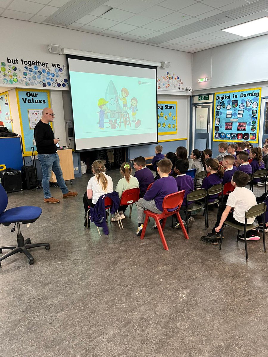 Primary 3 and 4 have been very fortunate to receive an input from <a href="/mick_oc/">Dr Mick O'Connor</a> about rocket science, space flight and satellites 📡 🚀 We are very excited to be learning about space simulation today 👏🏻 #SkillsAcademy #TBFGlasgow <a href="/Jane_Arthur_/">Jane Arthur</a>