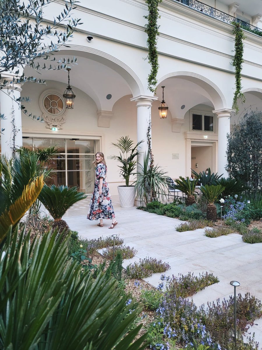 Maeeva_F's tweet photo. Garden Party 💐 at @CarltonCannes 🤍

#CannesFrance #CotedAzurFrance #CarltonCannes https://t.co/JiMQ2MTn9y