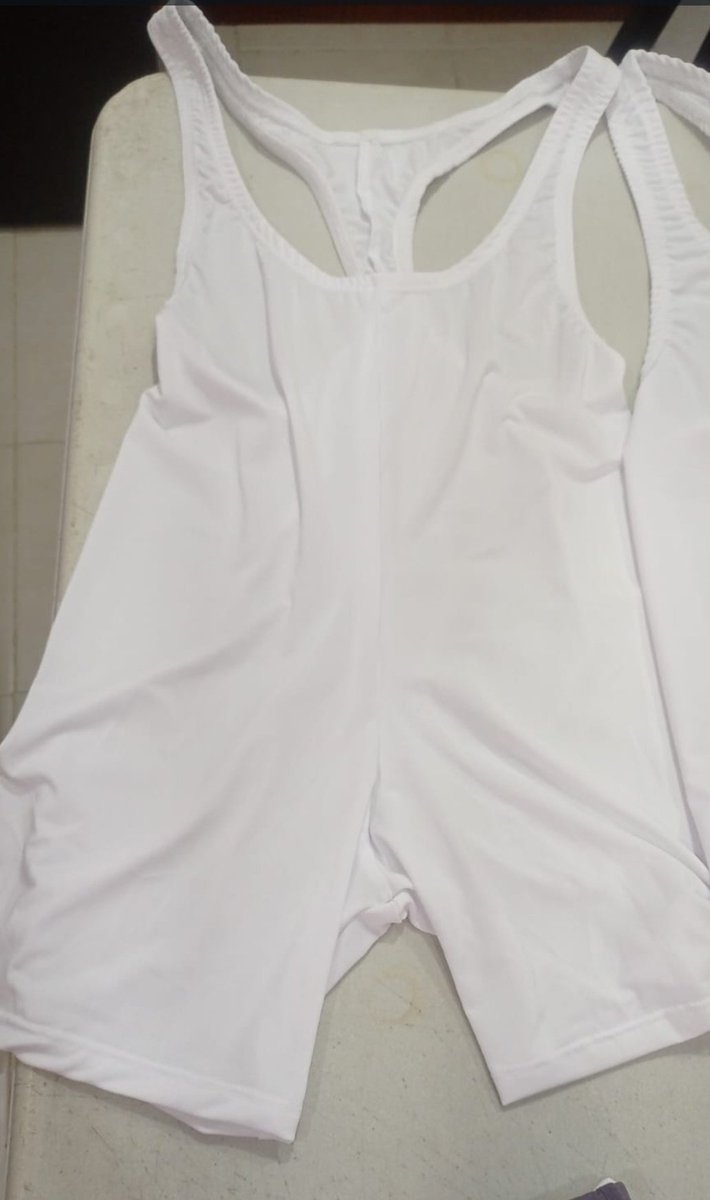 Que opinan amigos de hacer una dinamica y obsequiar un body-trunk en estos dias a un amigo que me siga??? 
El primero q diseñe de una nueva linea de prendas sobre pedidos.
Denme sus opiniones y comentarios, y entre mas sean mas fuerza tomara esta dinámica!!!!