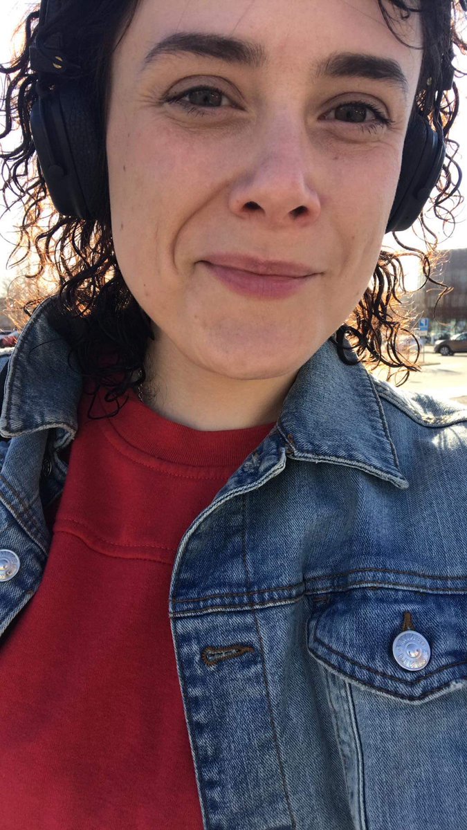 Ba en nyduschad fredagsfirare som sovit piss och ingenting den senaste tiden, men som körde ett gympass innan jobbet och alltså glider på lite goa hormoner. Grattis på fredag!