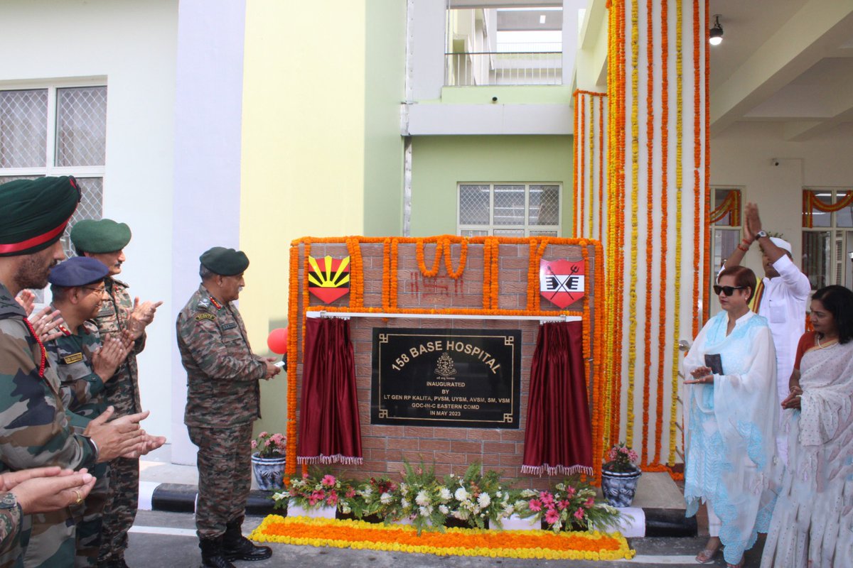 #IndianArmy 
Lt Gen RP Kalita #ArmyCdrEC & Mrs Nisha Kalita, RP #AWWA visited #BengdubiMilitaryStation & inaugurated new building of Base Hospital. Modern building with state of art medical equipment to improve healthcare facility for soldiers, veterans & dependents.