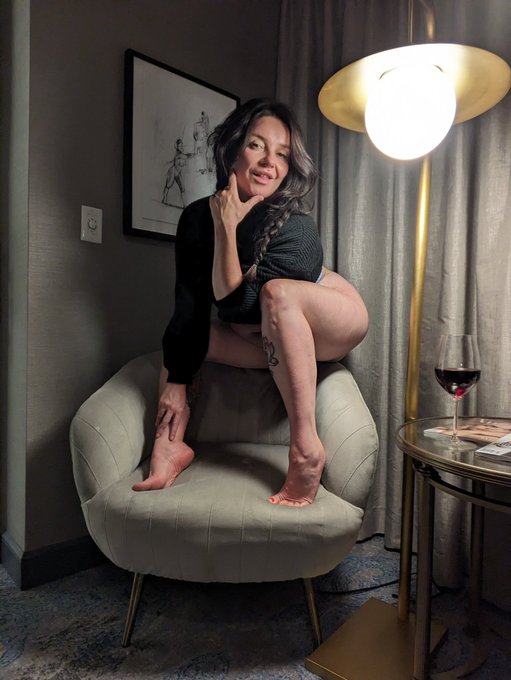 Get high on your own supply https://t.co/riAXAKjQWO