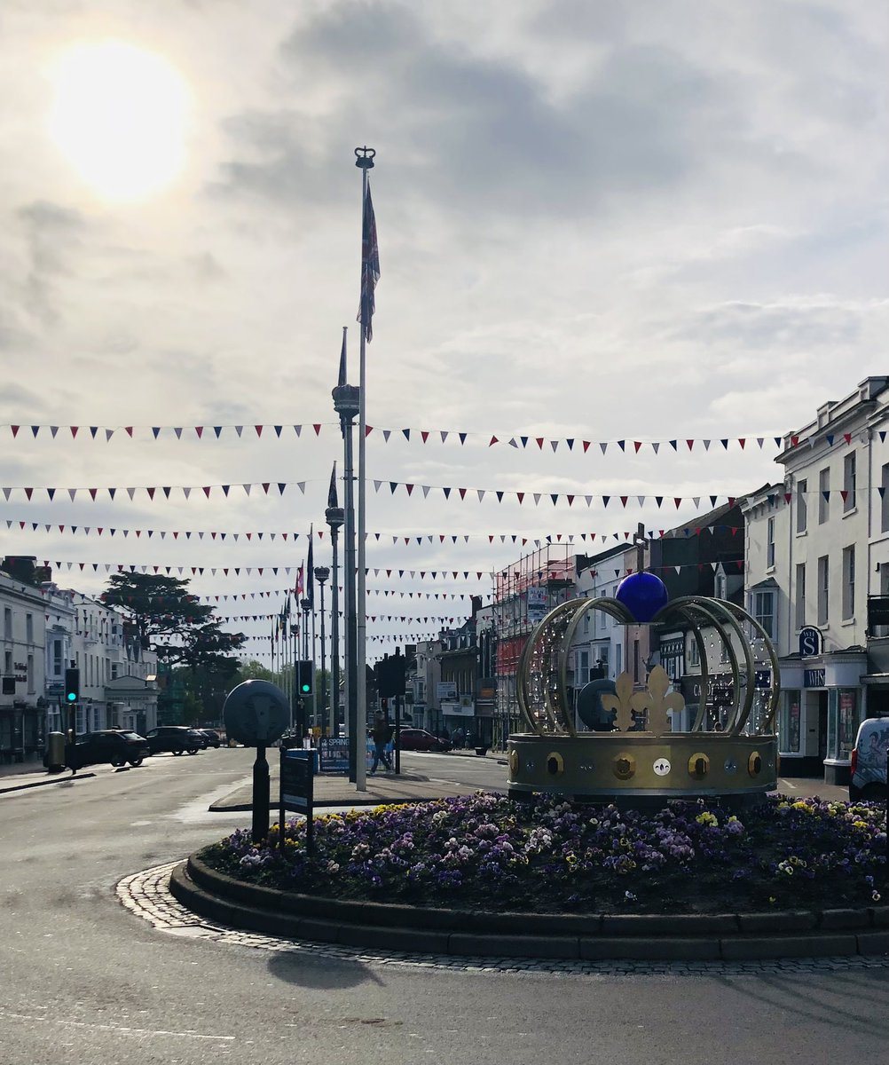 JeanneTebbutt's tweet photo. Stratford is getting ready for the Coronation celebrations.. we even have a crown 👑 @WeAreMV_ https://t.co/HDqCfsdy47