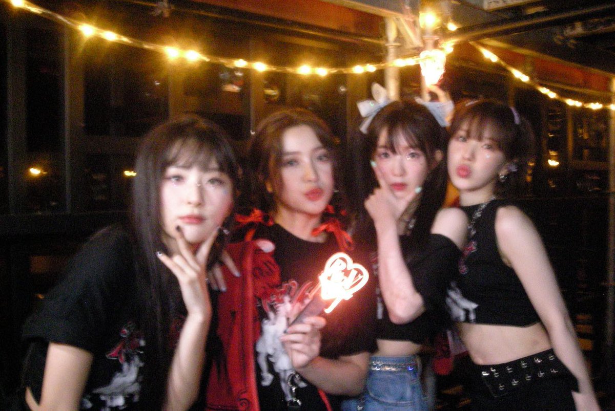 myseulgi0210's tweet photo. 230505 hi_sseulgi ig #ireen #wendy #yeri #seulgi so beautiful 🥹😘🐻🐼😳
💕
#redvelvet
https://t.co/fwtTrdKrc8 https://t.co/13c5WV61YF