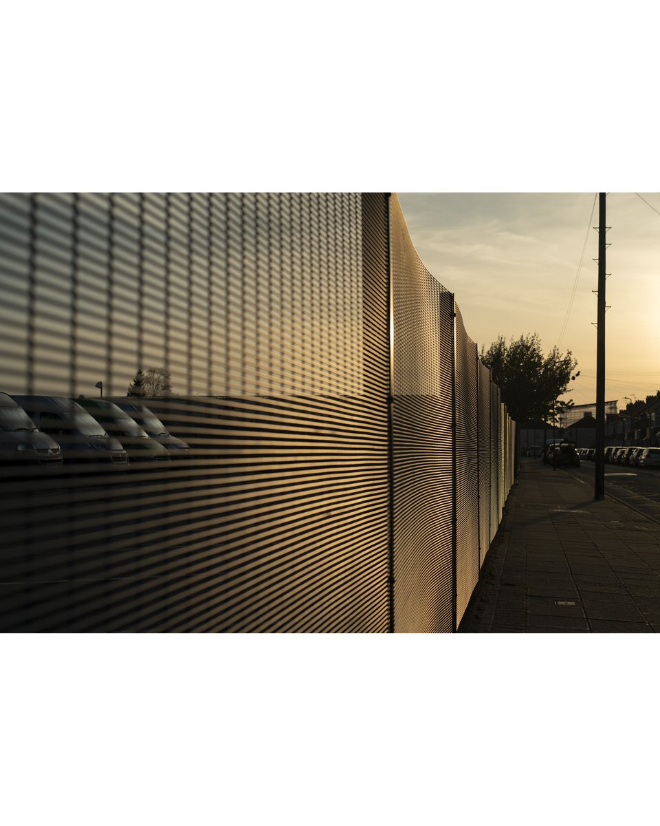 HeinrichPalmer's tweet image. Hotwired

#hotwire #fence #barrier #goldenhour #sunset #lit #highlight #dusk #streetphotography #ordinaryextraordinary #golden #accidentalart #lightart #suburbia #boundary #breakthrough #artists

instagram.com/p/Cr2jTnft8tn/…
