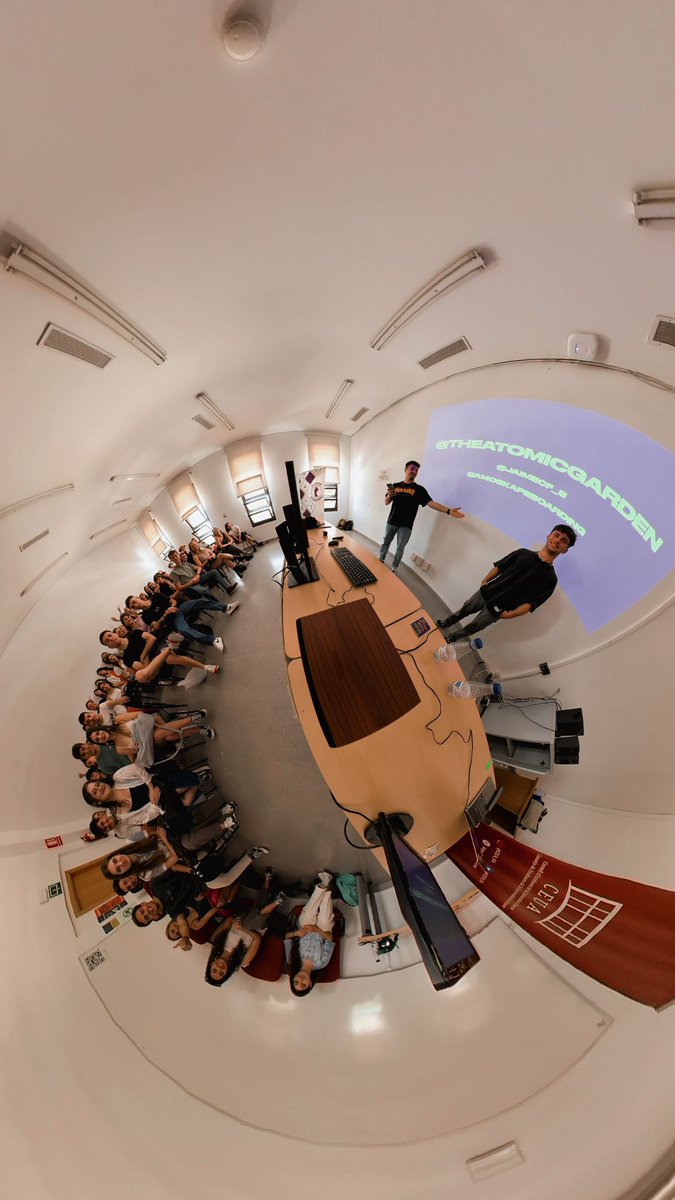 🥳🥳Gran èxit de la xarrada 'Creative Show Case' de #PublicitatiRRPP ➡️➡️

❤️Han compartit la seua experiència i han parlat de la importància de la creativitat en el món de la publicitat a nivell personal, acadèmic i professional. Ha estat plena d'inspiració i creativitat!