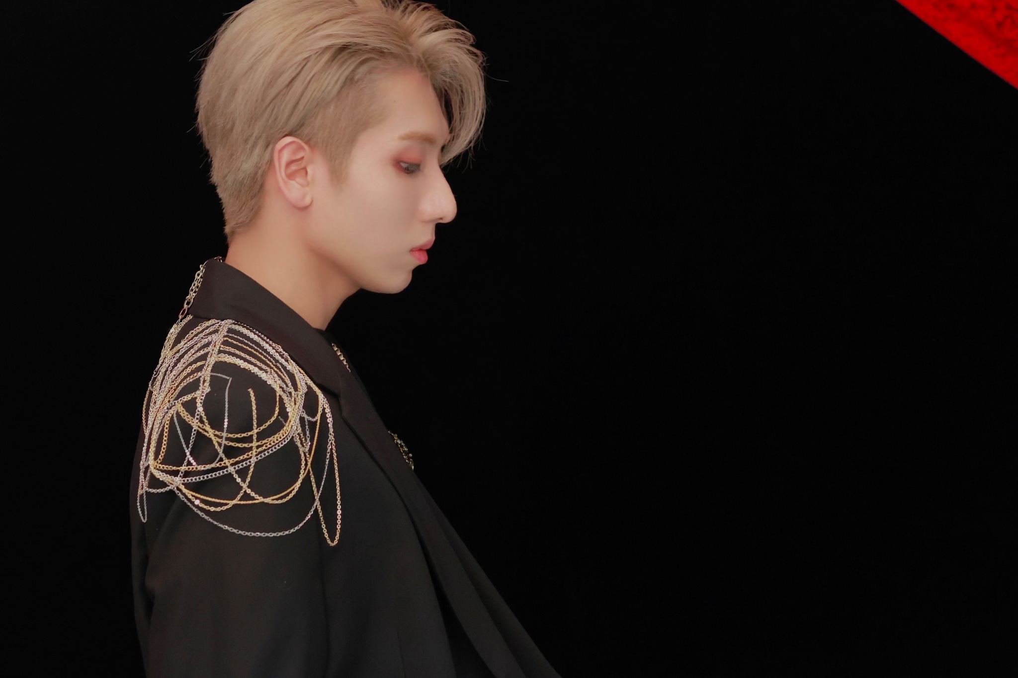 FvWMupTaQAAMUpp?format=jpg&name=large