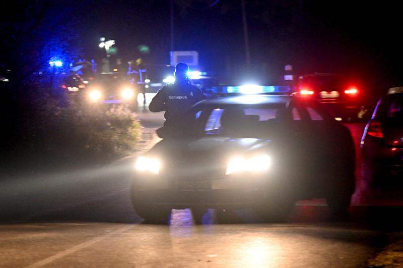 ZiuaMoldova's tweet photo. Poliția din Serbia anunță că l-a reținut, cu puțin timp în urmă, pe autorul atacului armat din apropiere de localitatea Mladenovac, în care și-au pierdut viața cel puţin opt oameni, iar 13 au fost răniţi. #atacarmat #masacru #Serbia
https://t.co/iqRfeBE3Nd https://t.co/1OiUxQjTOy