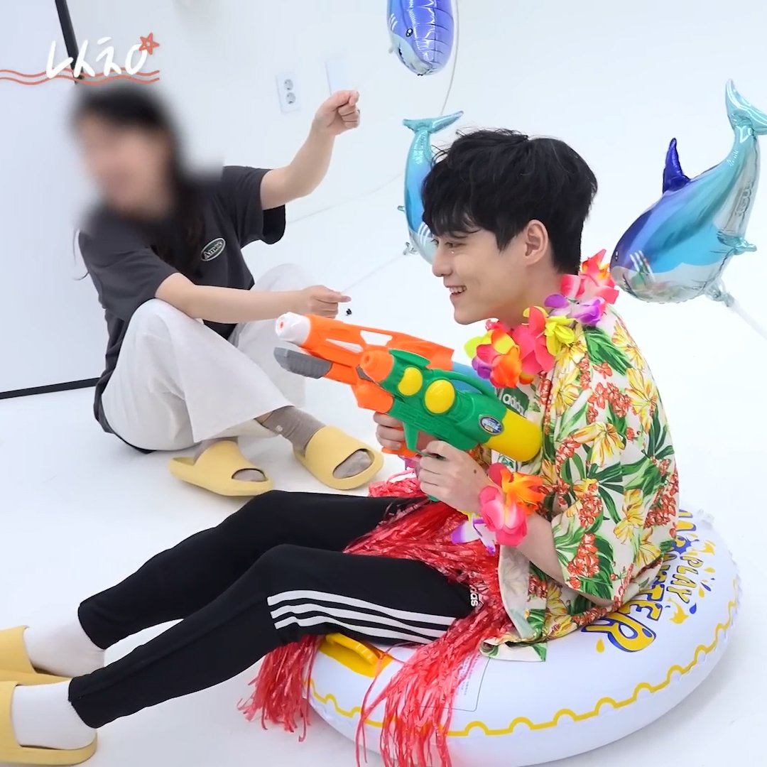 ㅅㅂ ㅋㅋㅋㅋㅋㅋㅋ 김허수 옷 꼬라지봐