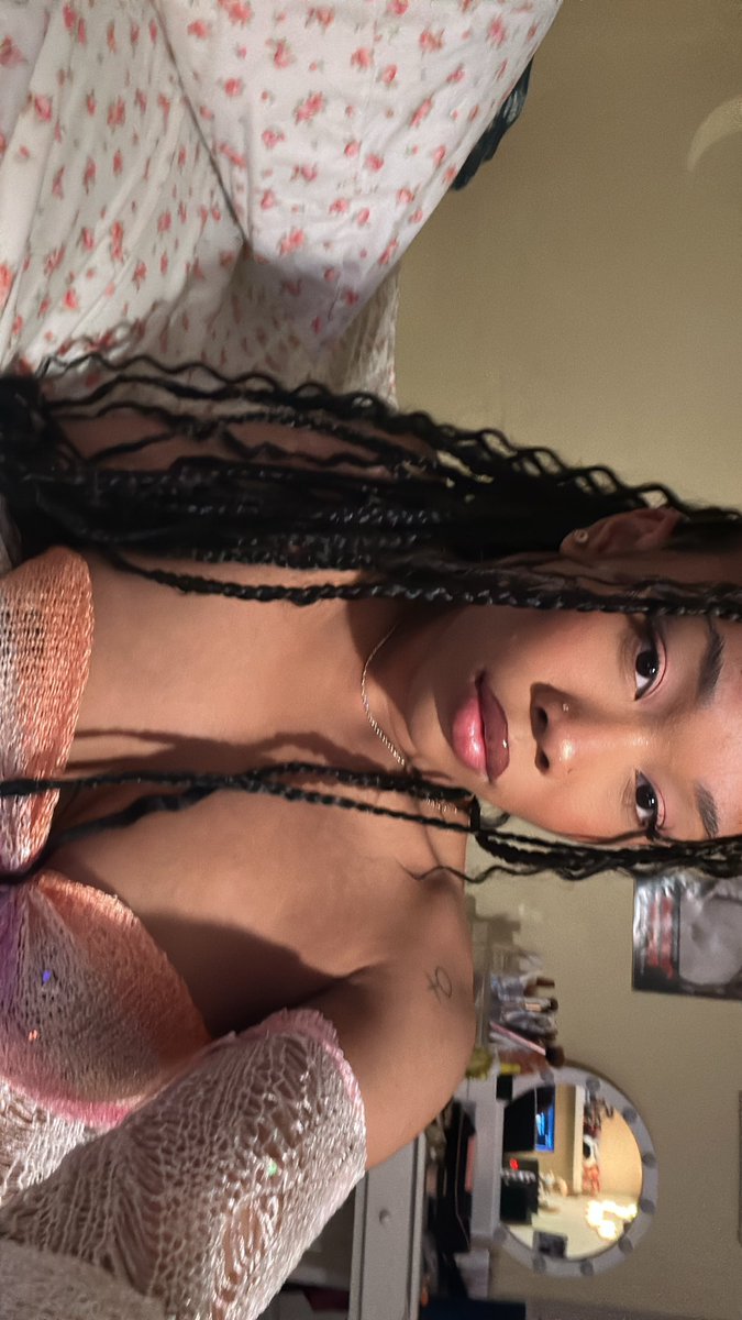 sweetestvirg0's tweet photo. yes i’m still very sexy if u were wondering https://t.co/NxSEu8j0Wf