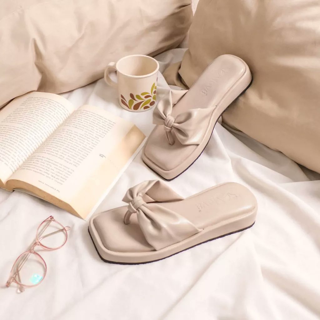 pixieeid's tweet photo. sandal wanita premium | sandal cewek bumi✨
#zonauang #OOTD #racunshopee #cewe #girl #rekomendasishopee #aesthetic 

🛒https://t.co/C7BkkI0SGh https://t.co/FSI6i3QOln