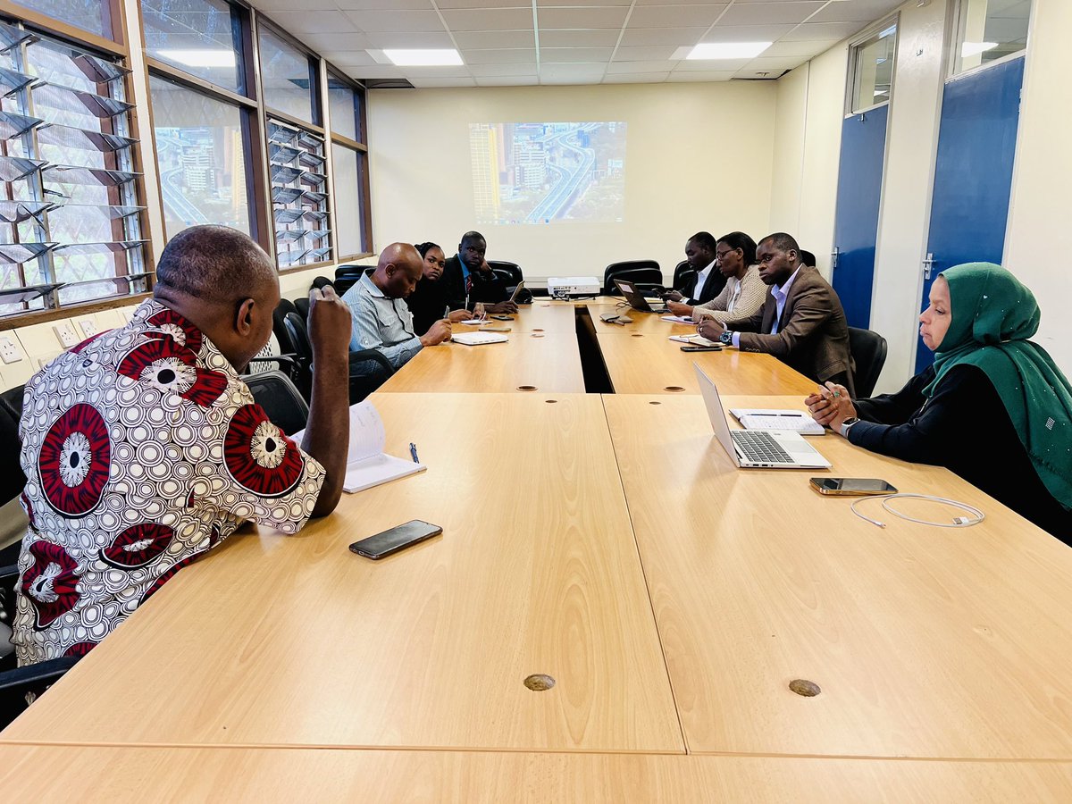 Through the FAO-EU Digital Land Governance Programme in <a href="/FAOKenya/">FAO in Kenya</a> in partnership with <a href="/Esri/">Esri</a> and <a href="/RCMRD_/">RCMRD 🇰🇪 🇺🇬 🇸🇴 🇹🇿 🇲🇼 🇰🇲 🇿🇲 🇱🇸 🇸🇿</a> are developing curriculum &amp; guidelines on GIS &amp; it’s subsequent roll out to all the 47 counties.