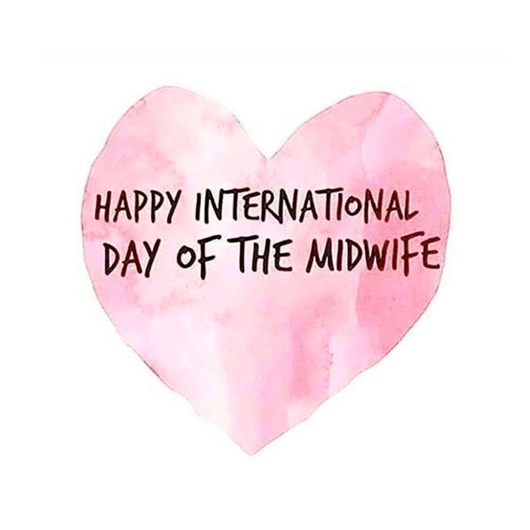 It’s not just the birth of the baby it’s the birth of the mother that is the miracle of life. She didn’t exist before- the woman did but the mother didn’t 👣 and fathers too 👣
Midwives hold the mother to support her to hold her baby ✨