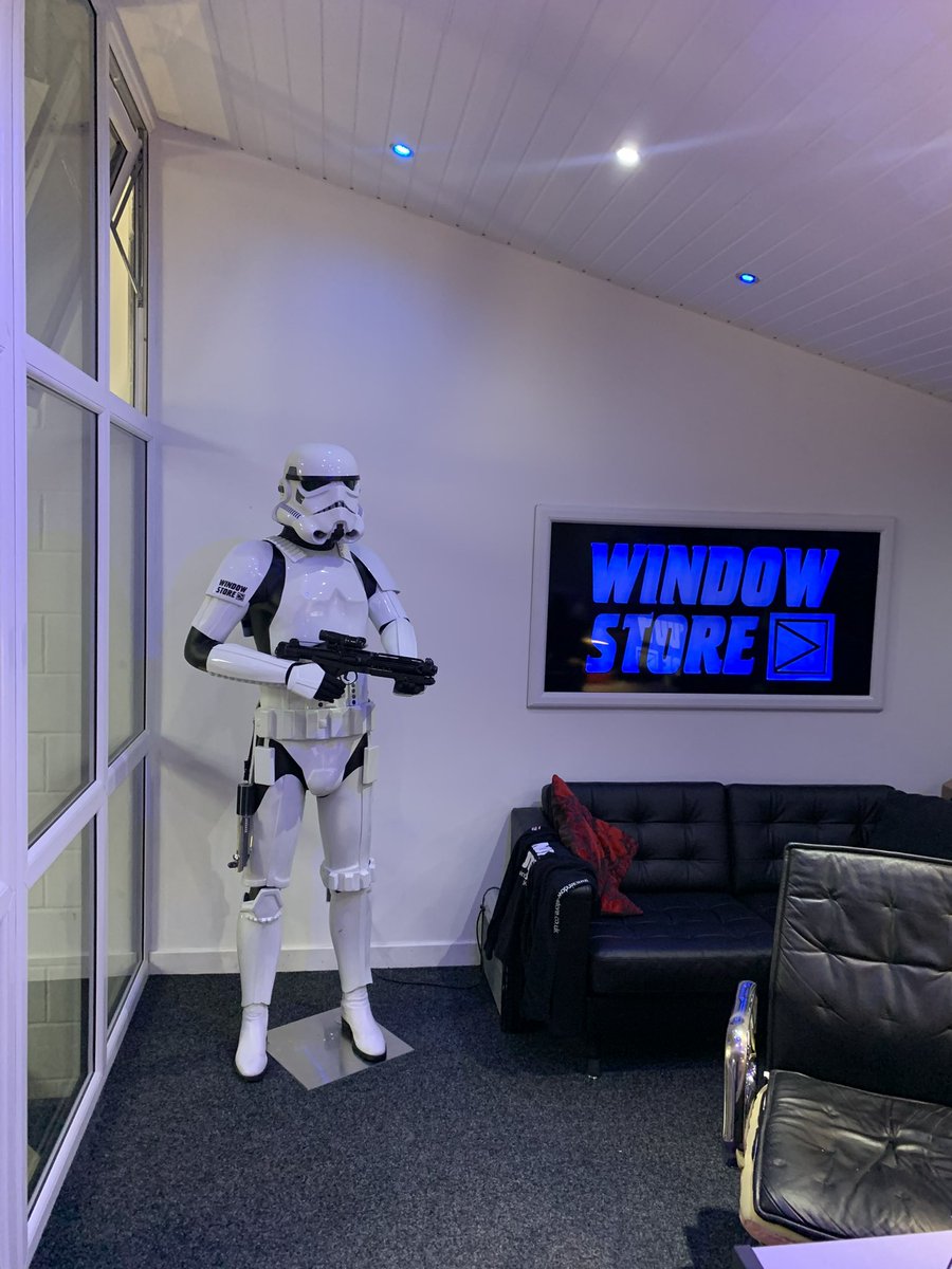 simon holt tweet media