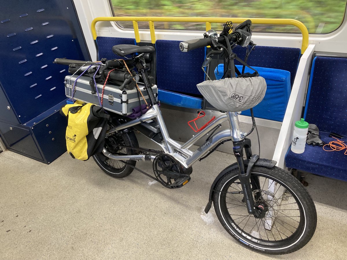 Cycled down @Sustrans NCN43 from the top of the Swansea Valley this morning to catch the train to Llanelli. Got my entire bike workshop  loaded up for Dr bike ⁦@BigynPrimarySch⁩ #ecargobikes ⁦@CyclingUK_Wales⁩ ⁦@Carmsroadsafety⁩ ⁦@ternbicycles⁩