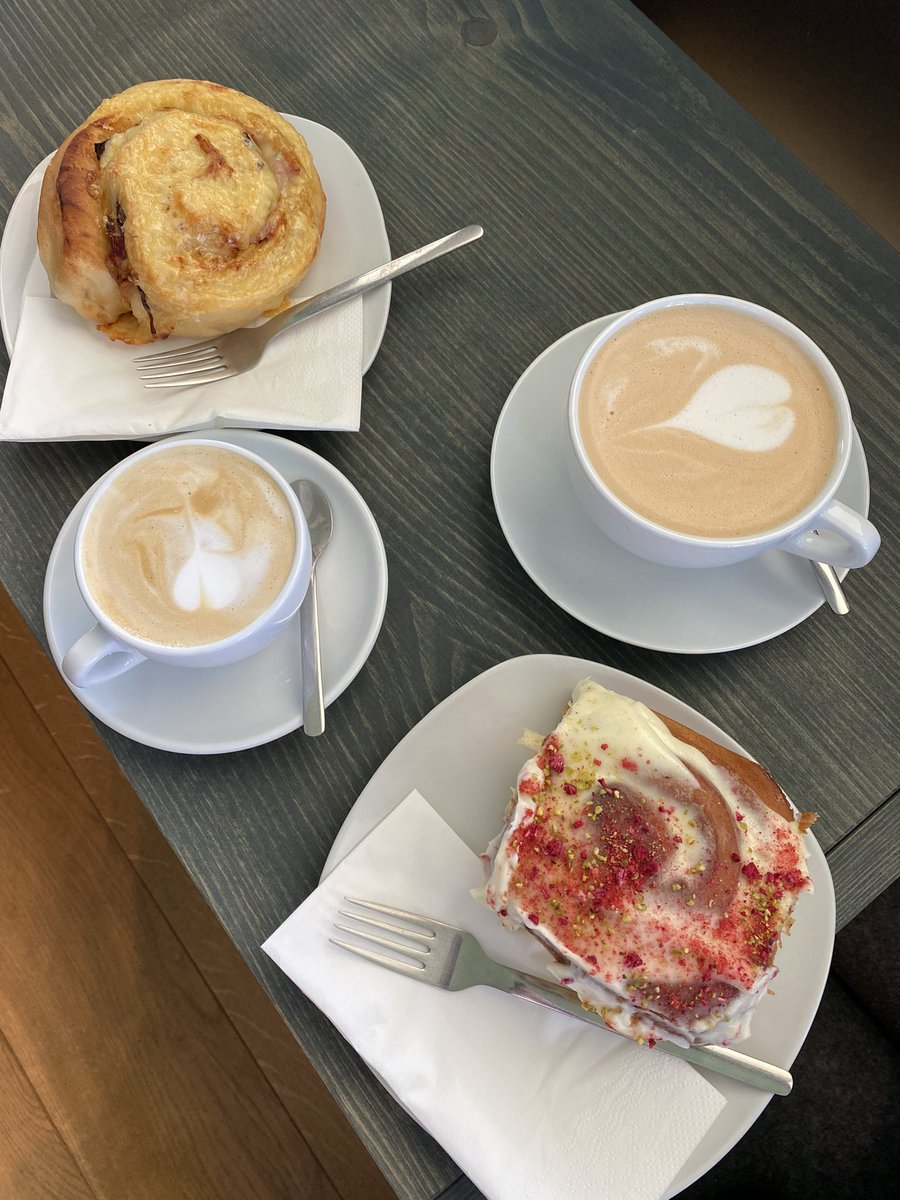 EverGreenPetra's tweet photo. Hezký pátek přeju z dnešního #cafeoffice ☀️😘 https://t.co/XyiDdysbbD