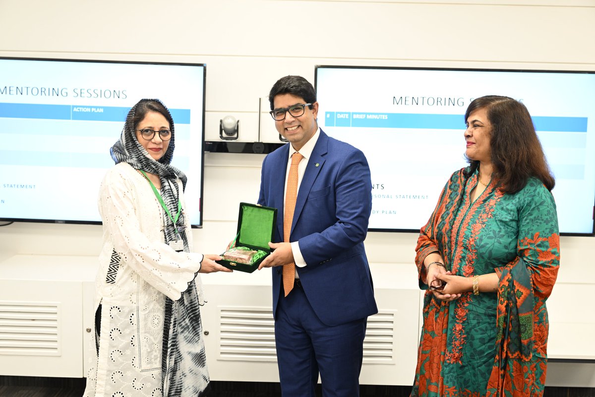 AdilHaiderMD's tweet photo. Started the morning today by appreciating the team @AKUGlobal who's put together the wonderful #MentorshipForum. Hoping to see these incredible life-long mentor-mentee relationships flourish to create a culture of learning &amp; excellence to #MakeADifference in our entire community. https://t.co/uijDmfhv11
