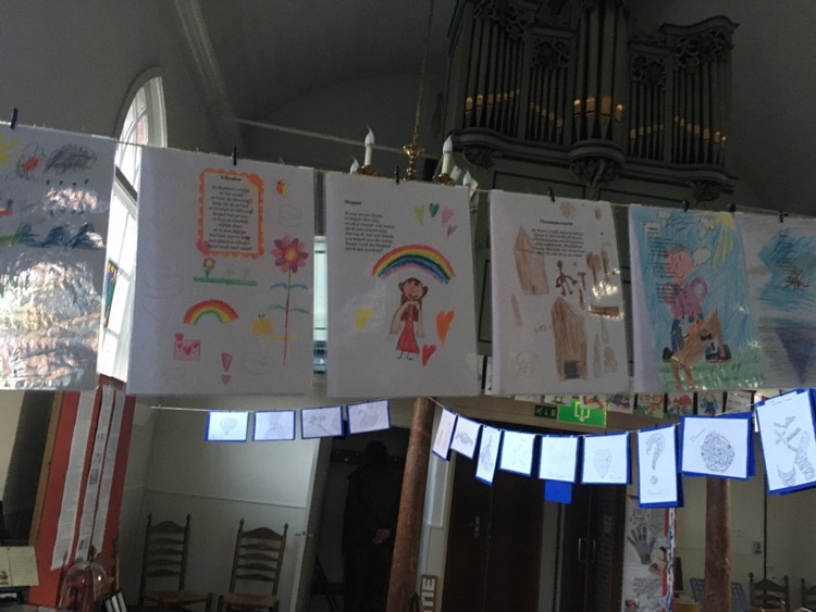 anne_velli26063's tweet photo. We zijn bijna klaar met de inrichting van de expositie in de kerk in #Zeddam. Elke vrijdag/zaterdag/zondag in mei te zien. #mozaiek #art https://t.co/qkmn9hd374