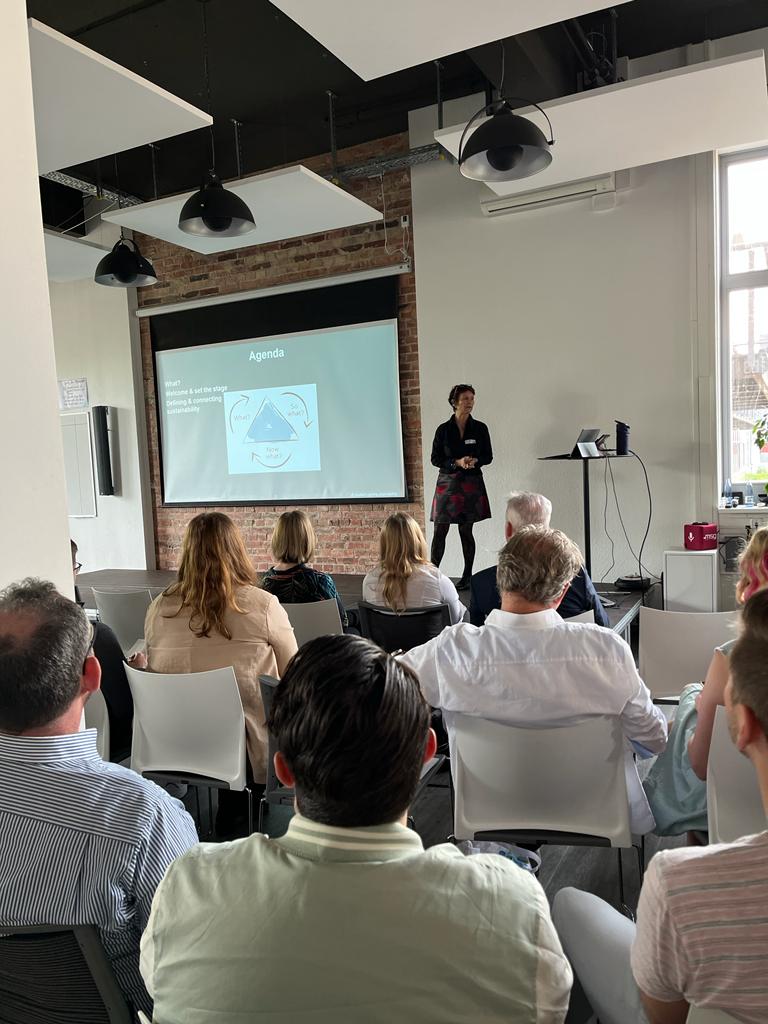 Die Keynote von Jutta Eckstein bei der MIND.SET läuft!

In ihrem Vortrag ruft sie dazu auf, die Nachhaltigkeit in der Softwareentwicklung zu verbessern und damit einen Beitrag zur sozialen, ökologischen und ökonomischen Zukunftsfähigkeit zu leisten. 

#mindsetmeetup 💙💚