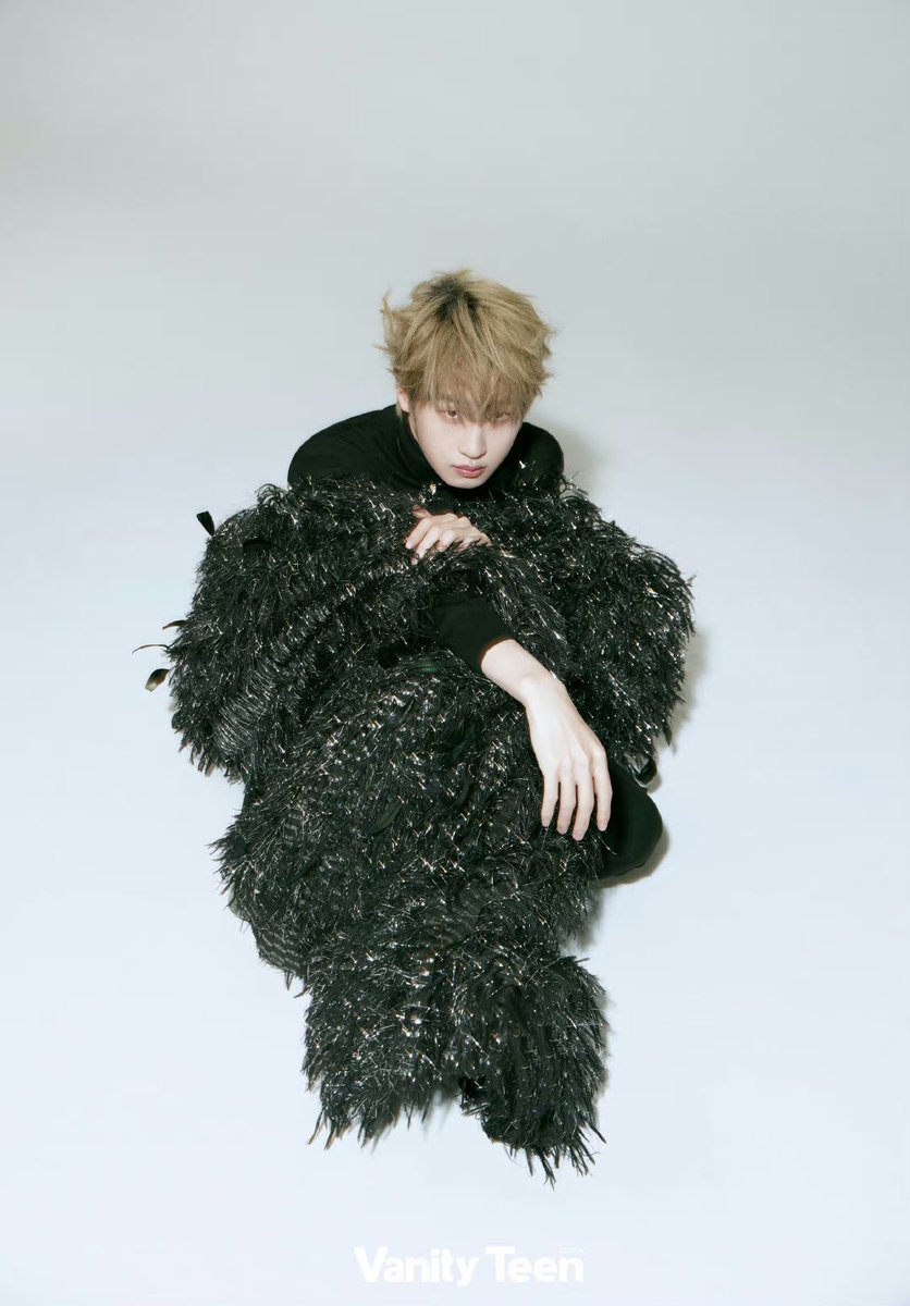 ak_mien's tweet photo. AK刘彰の雑誌
《Vanity Teen中文版》2023年5月版
購入について
店：微店アプリ
検索ワード：《Vanity Teen中文版》2023年5月实体杂志 封面人物AK刘彰 
リンク： https://t.co/zHCwgwNuJe  
購入方法について分からない方がいらっしゃったら、私から購入しても良いです。
気楽に声をかけてください^_^ https://t.co/uv0ivn7aQE