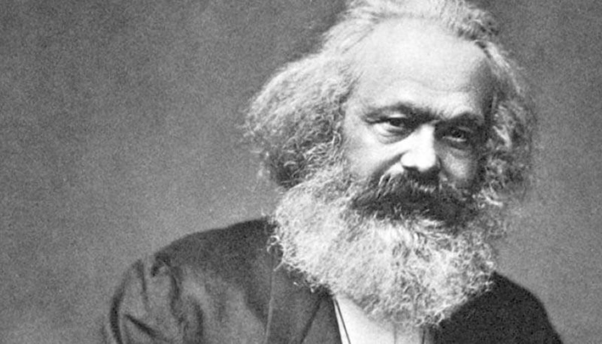 ComunistaRosso's tweet photo. Il 5 maggio 1818 nasceva Karl Marx, Grande Padre del comunismo. Il suo pensiero era incentrato sulla critica in chiave materialista della società, dell'economia, della cultura capitalistiche. Fu teorico insieme a Frederich Engels della concezione materialistica della storia e 👇 https://t.co/GBCXOALOgH