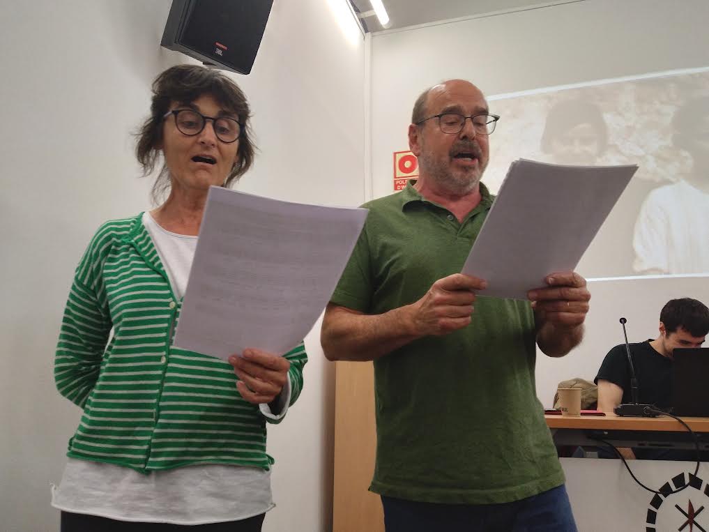 toniseres's tweet photo. Nit de delícia a @casaentremesos en commemoració #AnyCançonerPopular amb inauguració exposició a càrrec #EstherNavarro, xerrada catalogació fotogràfica amb #JúliaGalobart, #ÒscarCrespo, #QuimCubero i fi de festa musical amb #DuetManyós. Preciós!! @EsbartCatala @cultpopular_cat https://t.co/lgAdzO3dy3
