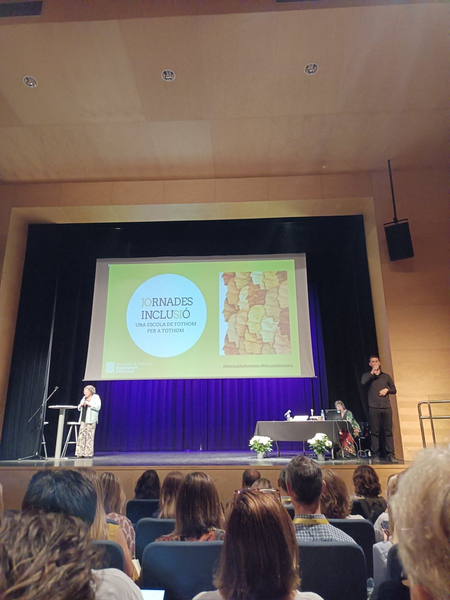 elena_monfort66's tweet photo. Comencem! #jornadesdinclusió #unaescolaperatothom https://t.co/E6iBvOo5Bx