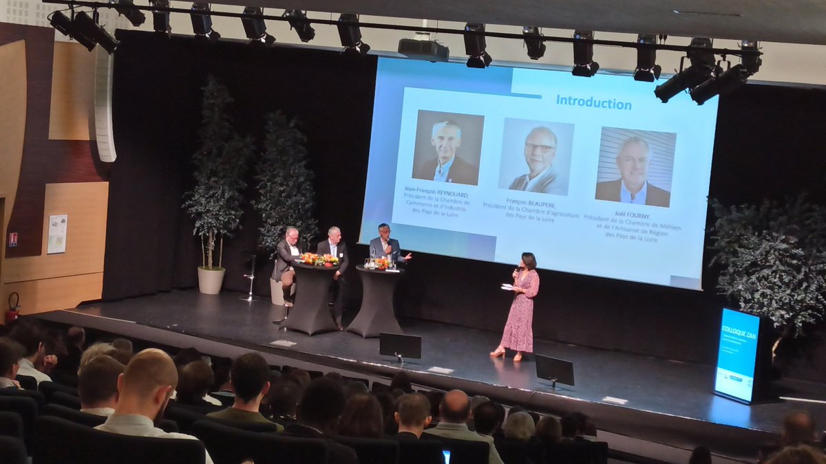 Lancement du colloque regional sur le Zéro Artificialisation Net par <a href="/ccipdl/">CCIPaysdelaLoire</a> @cmarPDL <a href="/ChambagriFrance/">Chambres d'agriculture France</a> . 303 élus, aménageurs, entreprises, collectivités locales présentes.