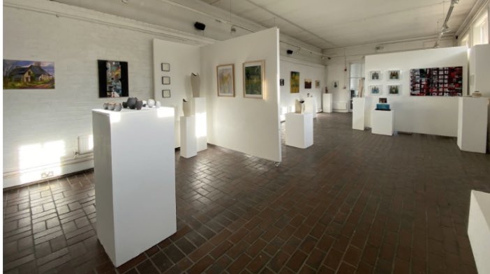 Redlees Studios tweet media