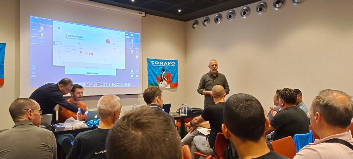 CONAPO_VF's tweet photo. 🧑💼 Prosegue a #Milamo il corso sperimentale di formazione sindacale organizzato dal #CONAPO, rivolto ai dirigenti sindacali della #Lombardia
Oggi seconda e ultima giornata 👏👏👏
Buon lavoro a tutti 💪
CONAPO AVANTI TUTTA !!!
#VigilidelFuoco #VVF https://t.co/yh7TH98NA7